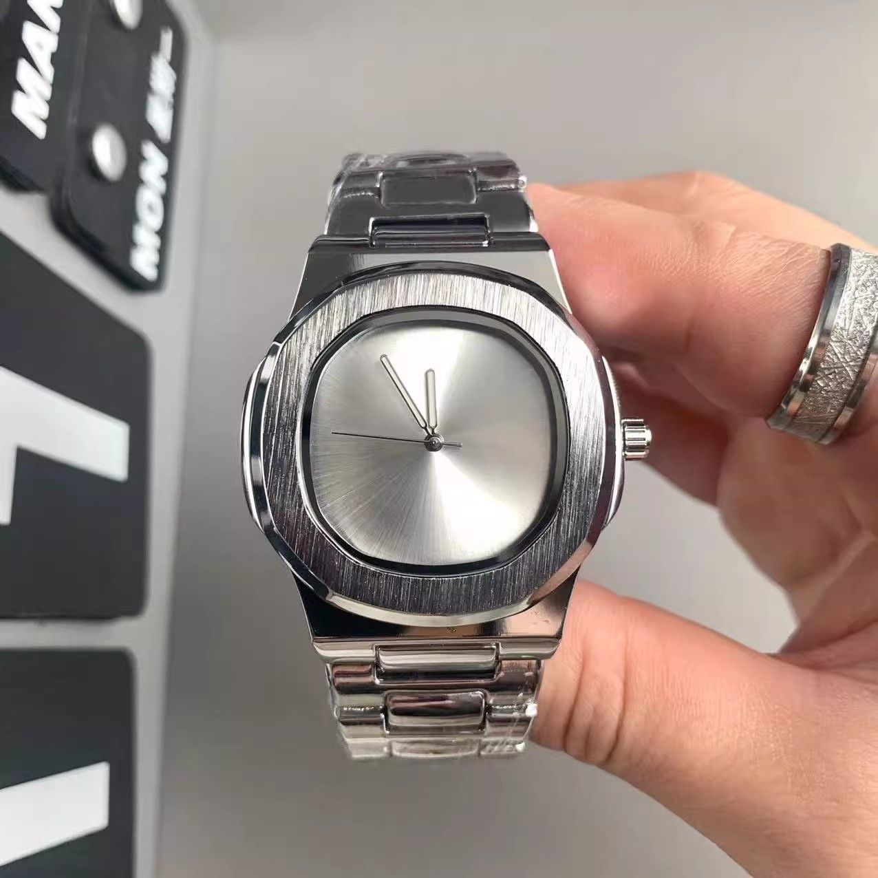 Custom Logo Men's Quartz Watch - Luxury Watch Logos 评论和价格